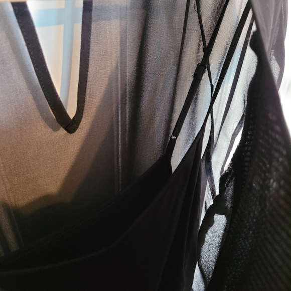 DKNY Jeans Shimmery Top - Picture 6 of 10